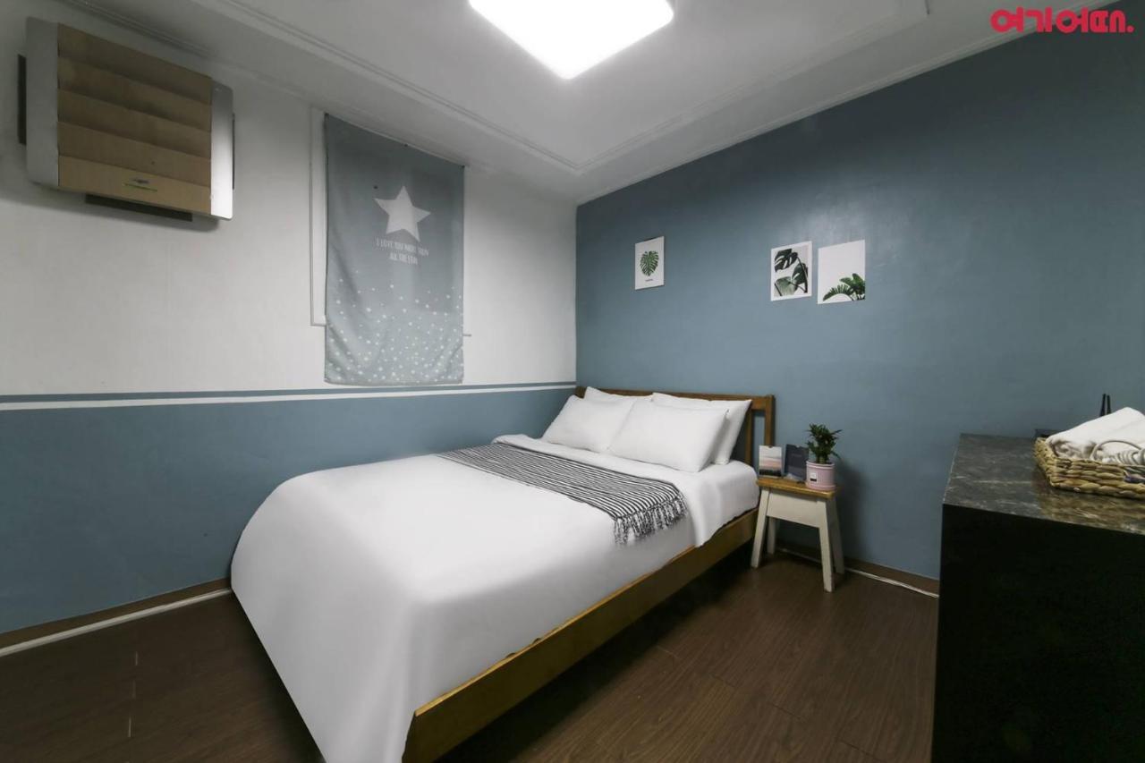 Sinchon Sisters Hostel Сеул Екстер'єр фото