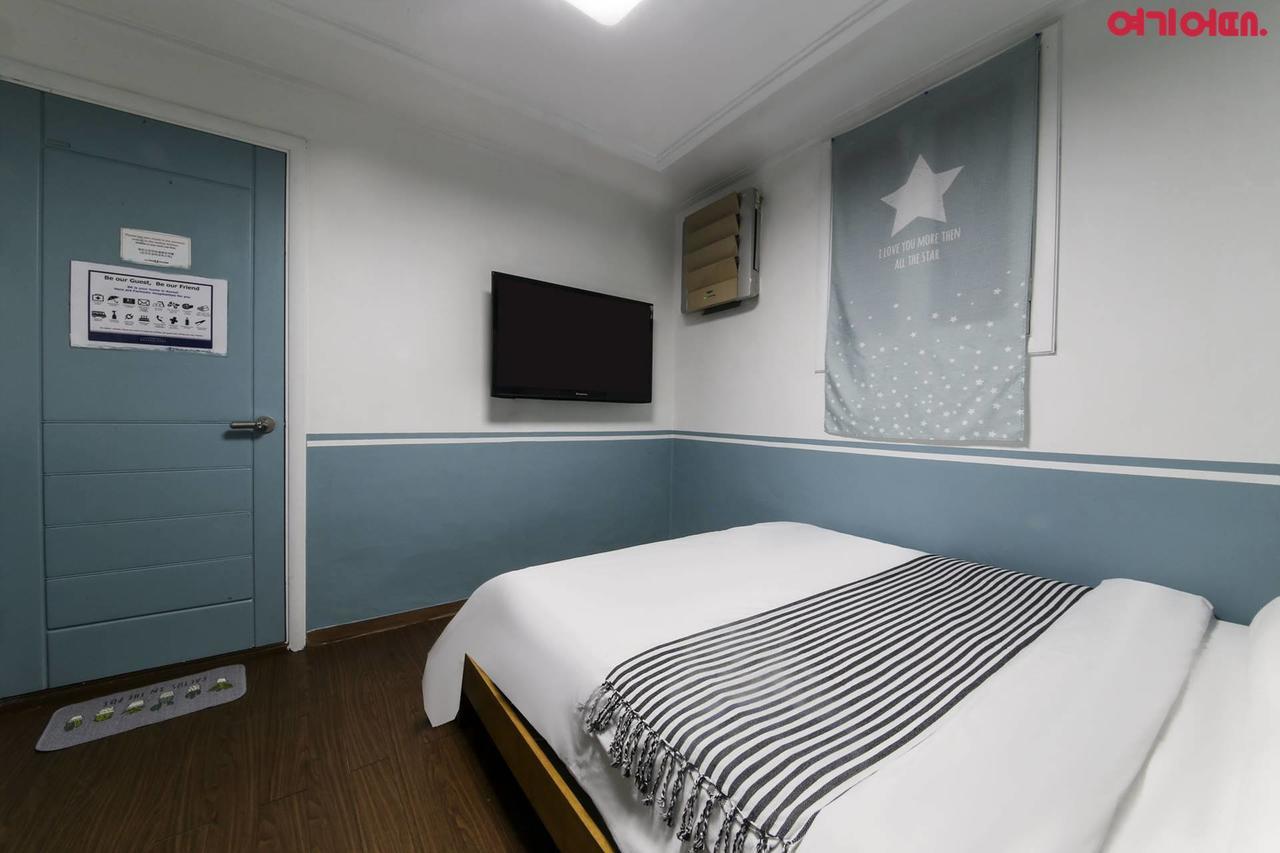 Sinchon Sisters Hostel Сеул Екстер'єр фото