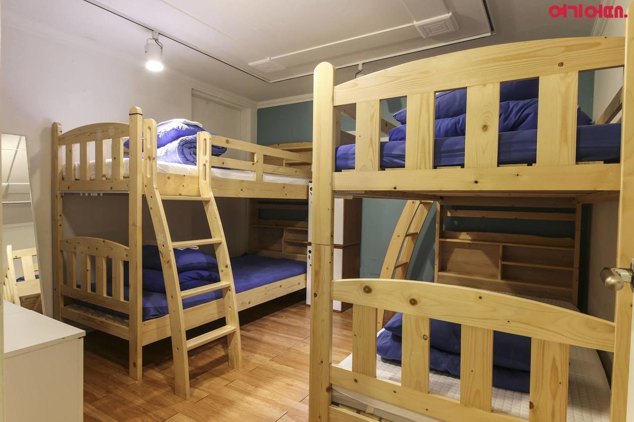 Sinchon Sisters Hostel Сеул Екстер'єр фото