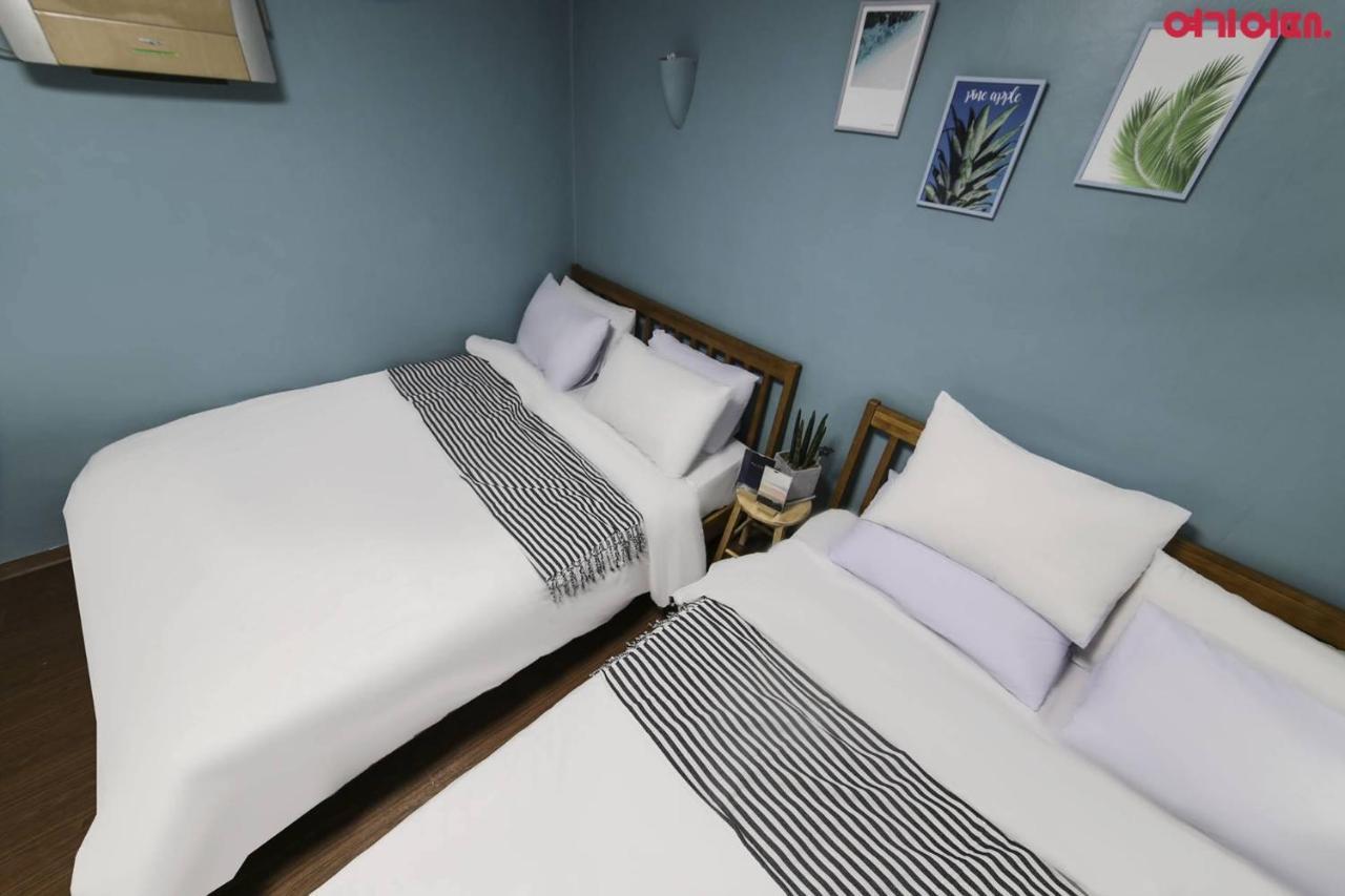 Sinchon Sisters Hostel Сеул Екстер'єр фото